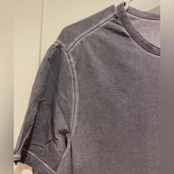 Men’s Lululemon Grey T-Shirt - Picture 2 of 4
